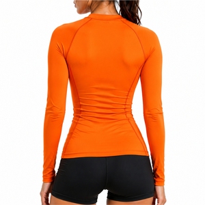 T-shirt de sport à manches longues pour femme, compression, séchage rapide, tissu extensible, sur mesure, pour le fitness. - Product Image 2