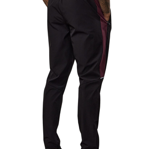Ensemble de survêtement tissé imprimé color block bordeaux et noir pour homme – Veste à cordon et pantalon décontractés pour l'entraînement en extérieur en hiver - Product Image 2