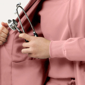 Blouse de travail unisexe rose avec fermeture éclair et poches pour usage hospitalier, en tissu tissé coton-polyester, détection des aiguilles - Product Image 5