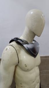 Gorgue médiévale authentique en acier doux, artisanale, pour chevalier, idéale pour le cosplay, la reconstitution historique, les costumes historiques et les fêtes d'Halloween - Product Image 3