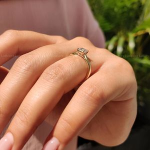 Bague de fiançailles solitaire en argent 925 avec diamant taille princesse de 0,50 à 3,00 carats, couleur E, pureté VS, sertissage cathédrale, pour femme - Product Image 2