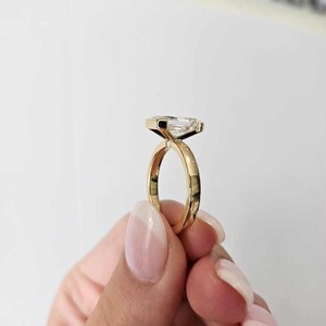 Bague en argent sterling 925 avec diamant taille émeraude en or jaune, certifiée GIA, classique, pour femme, bague de fiançailles - Product Image 2