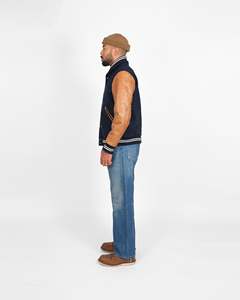 Blouson Bomber Varsity Personnalisé pour Homme en Laine et Cuir – Corps en Laine Premium, Manches en Cuir Véritable, Poignets Côtelés et Boutons Pression – Style Urbain - Product Image 4