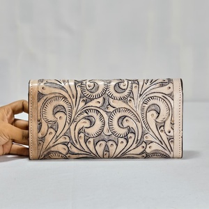 Nuevo y Moderno Bolso de Mano de Diseño Floral con Grabado a Mano en Cuero Genuino Antirrobo, Superventas, para Uso Diario, Fiestas y Múltiples Ocasiones - Product Image 4