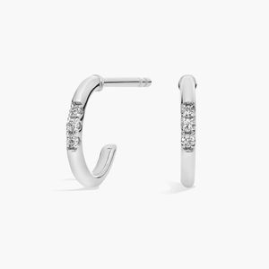 Petites boucles d'oreilles Huggie Mini-Hoop en diamant en or jaune 14 carats - Product Image 5