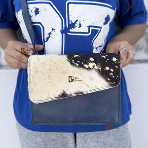 กระเป๋าหนังแท้ลายเมทัลลิกสไตล์ตะวันตกแบบใหม่ล่าสุด กระเป๋าสะพายไหล่สไตล์ยิปซี โบโฮ วินเทจ ทำมือ ใช้ได้หลากหลายรูปแบบ - Product Image 4