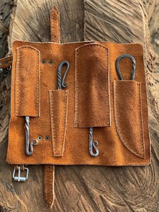 Ensemble d'ustensiles légers faits à la main par Edge Master Manufacture, 4 pièces, en acier au carbone avec étui en cuir - Product Image 6