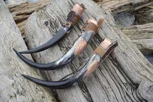 Cuerno Vikingo Extra Grande Pulido Hecho de Cuerno de Vaca Auténtico con Soporte de Madera Desmontable y Borde de Latón para Amantes del Metilhúnaco - Product Image 6