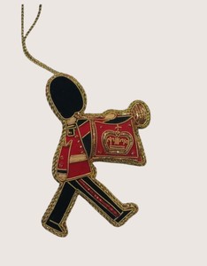 ของตกแต่งผนังแบบแขวนลายซารี พร้อมงานปักซาร์โดซีและเลื่อม – งานฝีมืออินเดียสำหรับตกแต่งผนัง ขายส่งเพื่อการส่งออก ผ้าซารี - Product Image 3