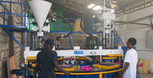 <span class=keywords><strong>3</strong></span> Renkli 6 İstasyonlu PVC Terlik Ayakkabı Üst Kısmı Ayakkabı Tabanı Parmak Arası Terlik Kayışı PVC Enjeksiyon Makinesi - Product Image 4