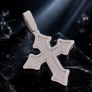 Pendentif Croix en Argent 925 et Moissanite, Micro-Pavé, Luxe, Unisexe, Bijou Religieux Chrétien, Idéal au Quotidien - Product Image 4