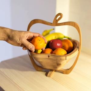 Panier à fruits en bois qui apporte une touche rustique et un charme chaleureux à toute cuisine, magnifiquement conçu pour contenir des produits frais dans un support artisanal robuste. - Product Image 3