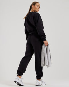 Sweat-shirt confortable pour femme avec logo personnalisé, col ras du cou court noir, épaules tombantes et poignets côtelés - Product Image 5