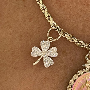 Colgante de Trébol de Cuatro Hojas con Diamante Cultivado en Laboratorio de Corte Redondo, Oro Sólido de 10k 14k, Engaste Pavé, Solitario Minimalista, Amuleto de la Suerte para Mujer, Venta al por Mayor - Product Image 2