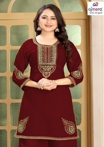 Ensemble Kurti élégant pour femme, tenue de soirée ethnique traditionnelle de créateur, idéal pour mariage et bureau, coupe élégante - Product Image 3