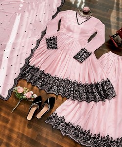 Conjunto de Top, Pantalón Palazzo y Dupatta con Bordado Georgette de Diseño Exclusivo, Ropa Étnica para Mujer, Ideal para Fiestas y Bodas, Estilo Indio-Pakistaní 83588 SP-71 - Product Image 4