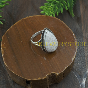 Bague en argent avec larimar rose, faite à la main, pierre précieuse naturelle, bague statement, forme ovale large, bijoux bohèmes, cadeau pour femme, cadeau de Noël pour elle - Product Image 5