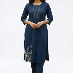 Cotton Embroidered Kurta With <b>Three</b> Quarter Sleeves Crew Neck Loose Fit Casual Daily Wear - Product Image 3
