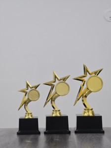 •Elegant <b>trophy</b> with modern decorative elements - Product Image 4