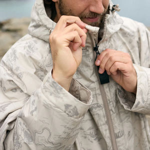 Bata de Natación Ligera para Hombres, Mujeres y Atletas Jóvenes que se Dedican a Actividades Acuáticas - Product Image 4