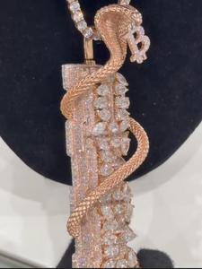 Colgante de Diamantes en Oro Rosa con Diseño de Serpiente, Estilo Hiphop, Joyería para Hombre, Diamantes Naturales de Corte Brillante Redondo, Uso Diario - Product Image 3