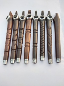 Pipe à fumer Dokha en bois gravée à la main, style arabe artisanal, prix avantageux par Curio Craft - Product Image 1