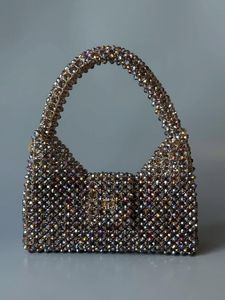 Sac perlé fait main rouge et noir, forme rectangulaire, design minimaliste, 100 % artisanal, décoration intérieure - Product Image 2