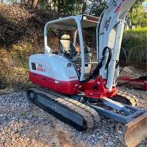 Mini-excavatrice Takeuchi TB235-2 fiable, dotée d'une hydraulique puissante et d'une excellente maniabilité - Product Image 5
