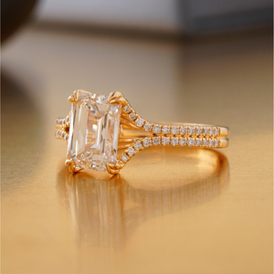 Anillo de Compromiso con Diamante Cultivado en Laboratorio, Corte Esmeralda de 2.11 Quilates, Oro Amarillo y Blanco de 14K, VVS-VS DEF, Solitario con Engaste de Bisel - Product Image 2