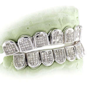 Joyería de lujo para hombres: Grillz de Hip Hop plateados con incrustaciones de diamantes cuadrados, acabado personalizado, juego completo de cubiertas dentales. - Product Image 2
