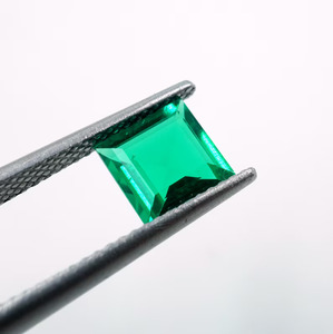 พลอยมรกต HAYAAT GEMS 1.00 กะรัต ทรงสี่เหลี่ยม สีเขียว ขนาด 6x6x3 มม. สำหรับทำเครื่องประดับ - Product Image 3