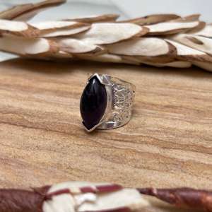 Bague Statement Bohème en Améthyste, Bague Ornée en Laiton pour Femme, Finition Plaqué Argent, Motif Floral Ethnique, Vente en Gros - Product Image 1