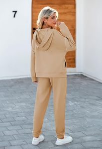 Ensemble jogging femme personnalisé avec logo, haut court d'hiver et short, 100% polaire - Product Image 4