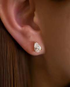Pendientes solitarios de moissanita de 1 quilate con corte de pera, chapados en oro y rodio con plata 925, para mujer, joyería de fiesta, para novias. - Product Image 1