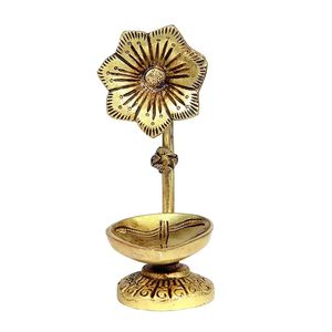 Lámpara de aceite Diya de latón antiguo, tradicional, hecha a mano, para decoración del hogar, templo, regalos festivos - Product Image 3