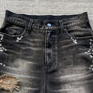 Shorts cargo baggy en jean personnalisés pour homme, avec double taille et genoux ornés de diamants et strass, par le fabricant Lupin Felt Denim - Product Image 3