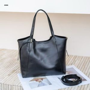 Sac fourre-tout pour femme en cuir de vachette véritable BQ20589 avec doubles poignées et bandoulière amovible - Product Image 1