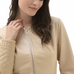 เสื้อแจ็คเก็ตหนังแกะสำหรับผู้หญิง Abnin International คอลเลคชั่นฤดูใบไม้ร่วง 2025 คุณภาพพรีเมียม ระบายอากาศได้ดี เป็นมิตรกับสิ่งแวดล้อม กันน้ำ - Product Image 4