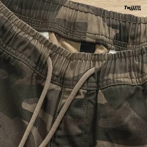 กางเกงขาสั้นผู้ชายสไตล์วินเทจลำลองแบบทหาร ผลิตตามสั่ง OEM ผ้าฝ้าย 100% ระบายอากาศได้ดี เป็นมิตรกับสิ่งแวดล้อม ความยาวระดับเข่า สไตล์ไฮสตรีท - Product Image 5