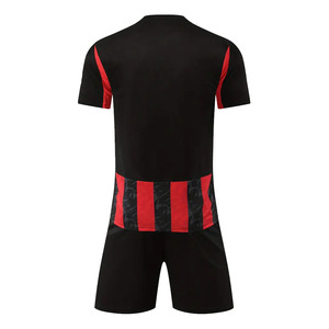 Conjunto de Camiseta de Fútbol Sublimada a Rayas Rojas y Negras para Hombre, Manga Corta, Absorbe la Humedad, Ajuste Atlético, Uniforme de Fútbol - Product Image 3