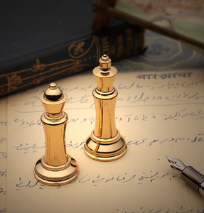 Prensapapeles de latón chapado en oro de la mejor calidad, diseño lujoso hecho a mano, 2 piezas para oficina, para sujetar documentos de papel. - Product Image 1