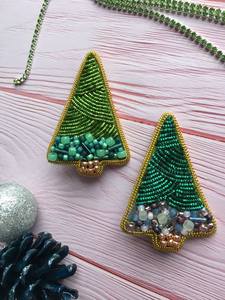 Broche Bordado y Adornado con Cuentas Personalizable de MD HANDICRAFTS para Bodas y Fiestas - Product Image 1