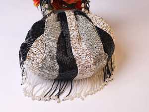 Pochette de soirée noire et argentée ornée de pierres, avec franges en cristal, sac à main de luxe pour mariée - Product Image 3