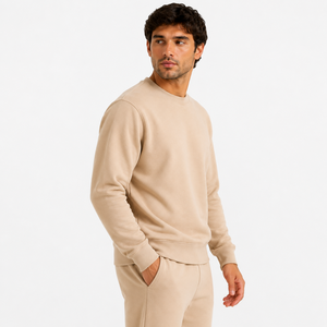 Crea un atuendo informal elegante con una sudadera para hombre diseñada para suavidad, calidad duradera y fácil combinación con tus prendas favoritas. - Product Image 3