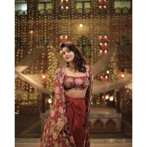 Belle jupe pour femme-Ensemble chemisier et haussement d'épaules pour les fêtes pour un look élégant - Product Image 5