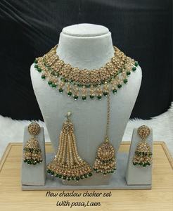 Conjunto nupcial étnico de perlas y Kundan de aleación blanca real, gargantilla chapada en oro pesado, hecho a mano, regalo para compromiso, aniversario, boda o fiesta. - Product Image 1