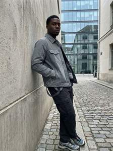 Veste en jean unisexe délavée style camionneur classique en coton, streetwear décontracté, vêtement d'extérieur, logo personnalisé, vente en gros usine OEM - Product Image 2