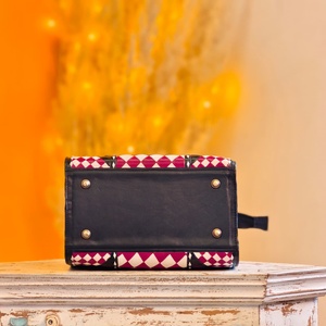 Nueva Bolsa de Viaje Deportiva de Cuero Genuino 100% con Diseño a Cuadros Rosa y Blanco, Atractiva y Hermosa, con Patrón de Diamantes y Flores Talladas - Product Image 6