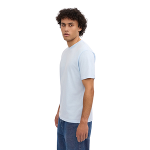 เสื้อยืดคอกลมแขนสั้นทรงตรงผ้าเจอร์ซีย์เรียบสำหรับผู้ชาย รับผลิตเสื้อผ้าสั่งทำแบรนด์ส่วนตัว ขายส่ง โรงงานผลิตเสื้อผ้าส่งออก - Product Image 2