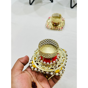 Diya décorative en métal en gros avec perles |   Porte-bougie traditionnel à motif floral |   Décorations et cadeaux pour les festivals indiens - Product Image 2